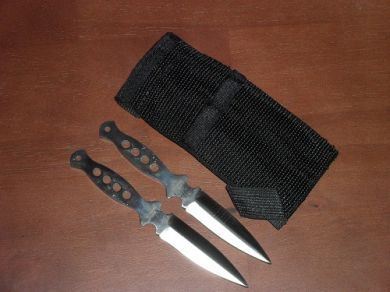 2 piece throwing knives arm sheath 04d